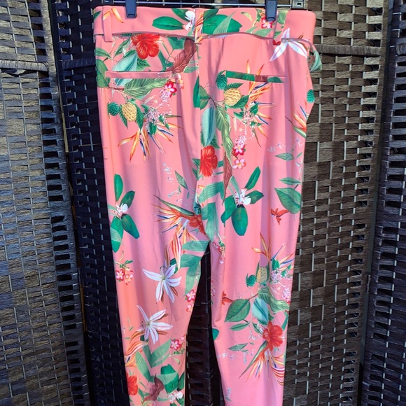 Express Belted Cropped Pants - Picture 3 of 4